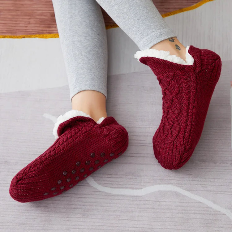 Magnifiques chaussettes thermiques antidérapantes pour l'intérieur. Fini les pieds gelés et inconfortables. Un indispensable pour un hiver douillet et sain. Qualité Premium. Produit coup de coeur. La livraison est offerte!