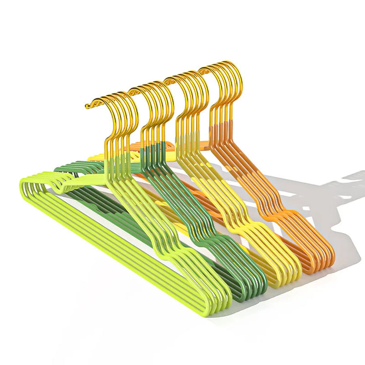 Magnifiques cintres antidérapants en acier inoxydable – Design élégant, durable et sans trace, idéal pour optimiser l’espace, protéger vos vêtements délicats et supporter les charges lourdes. La livraison est offerte !