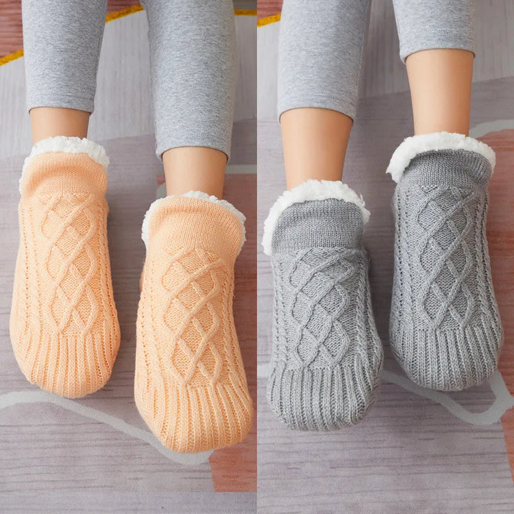 Magnifiques chaussettes thermiques antidérapantes pour l'intérieur. Fini les pieds gelés et inconfortables. Un indispensable pour un hiver douillet et sain. Qualité Premium. Produit coup de coeur. La livraison est offerte!