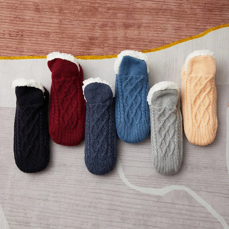 Magnifiques chaussettes thermiques antidérapantes pour l'intérieur. Fini les pieds gelés et inconfortables. Un indispensable pour un hiver douillet et sain. Qualité Premium. Produit coup de coeur. La livraison est offerte!