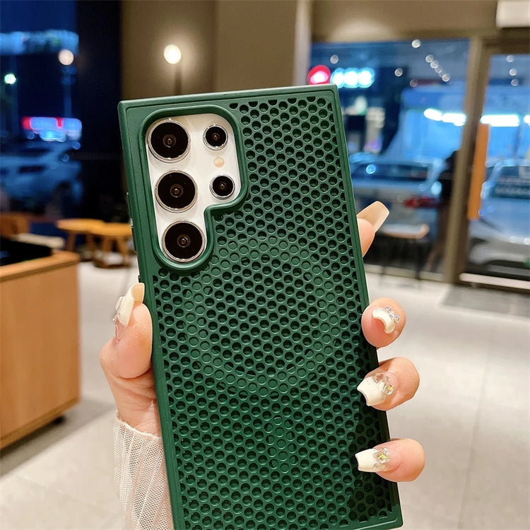 Ingénieuse coque magnétique alvéolée ultra-rafraîchissante pour Samsung Galaxy avec dissipation de la chaleur, dos rigide respirant compatible MagSafe, protection totale et design haute performance. Livraison prioritaire offerte !