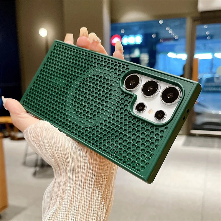 Ingénieuse coque magnétique alvéolée ultra-rafraîchissante pour Samsung Galaxy avec dissipation de la chaleur, dos rigide respirant compatible MagSafe, protection totale et design haute performance. Livraison prioritaire offerte !