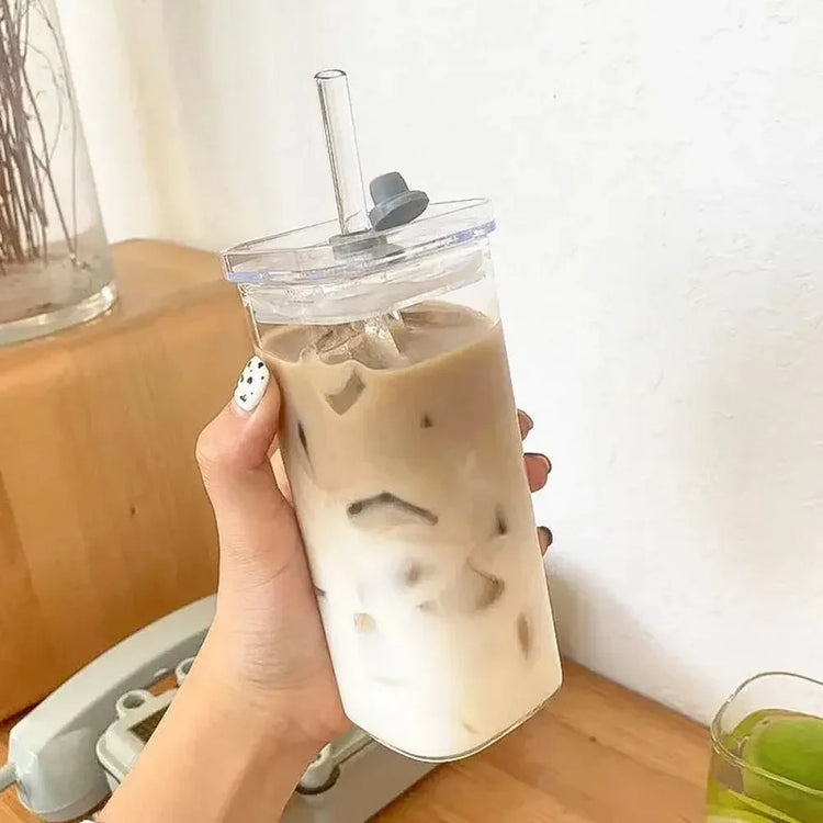 Gobelet carré en verre transparent 380 ml avec couvercle étanche et paille incluse, résistant à la chaleur, idéal pour jus, lait, café, thé ou cocktail. Livraison prioritaire offerte !