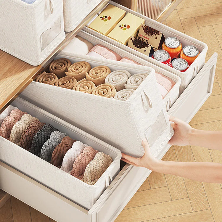 Superbe bac de rangement pour vêtements avec porte-étiquette – Organisateur solide et durable, petit format avec ganse ou grand format avec poignée – Boîte élégante, gain de place garanti. Livraison offerte !