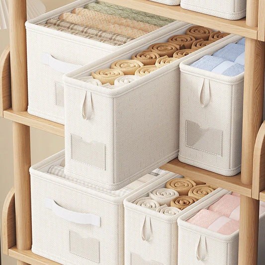 Superbe bac de rangement pour vêtements avec porte-étiquette – Organisateur solide et durable, petit format avec ganse ou grand format avec poignée – Boîte élégante, gain de place garanti. Livraison offerte !