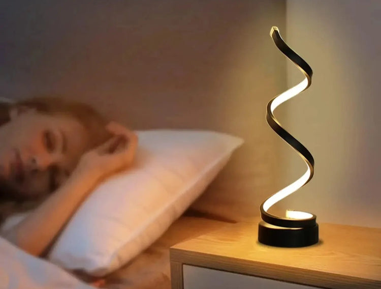 Superbe lampe de table au design spiralé Art Déco – Intensité réglable – Éclairage d’ambiance avec 3 niveaux de blancs. La livraison prioritaire est offerte !
