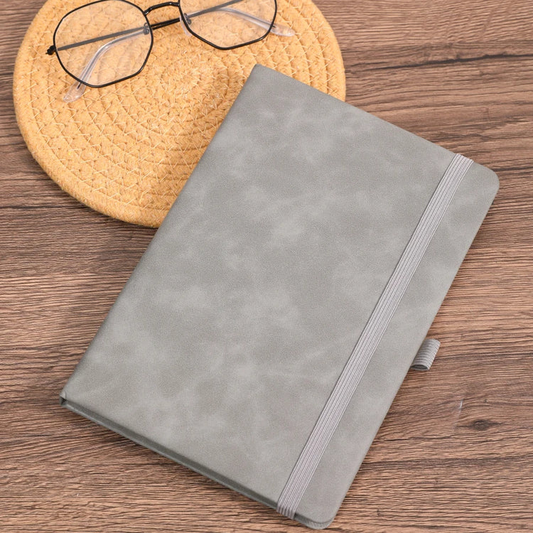 Magnifique carnet de notes ligné avec couverture imitation cuir, élastique de maintien, marque-page, idéal pour journal personnel, carnet de voyage, idées, notes et listes de tâches, 14,8×21cm. Livraison offerte !