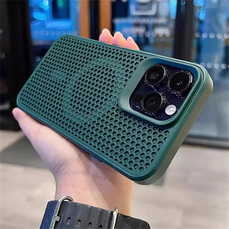 Ingénieuse coque magnétique alvéolée ultra-rafraîchissante pour iPhone avec dissipation de la chaleur, dos rigide respirant compatible MagSafe, protection totale et design haute performance. Livraison prioritaire offerte !