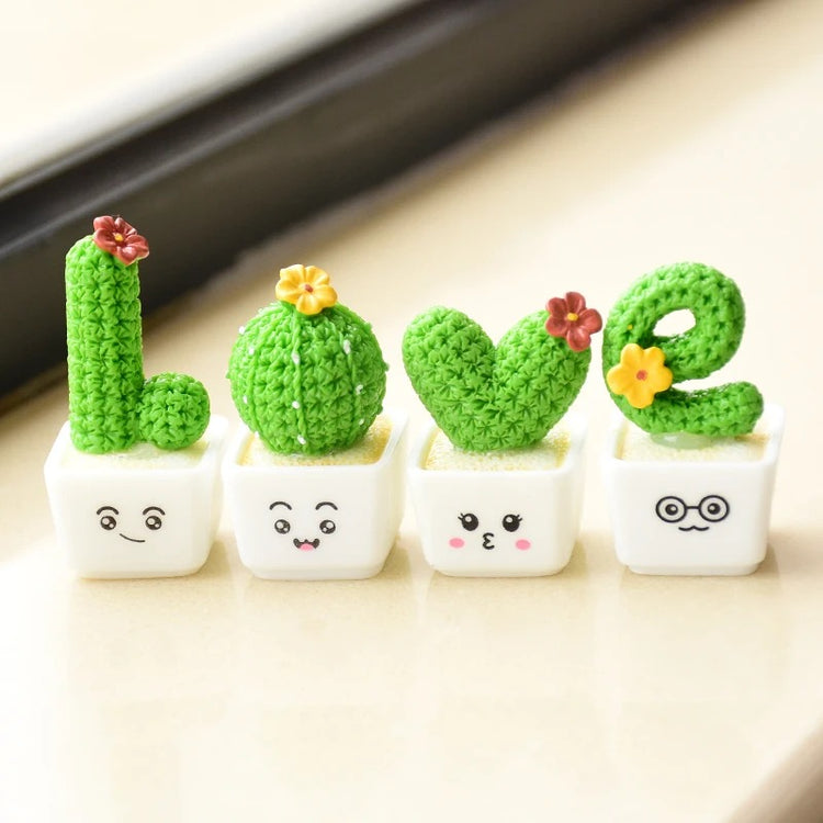 Mini plantes décoratives « LOVE » trop mignonnes – Le mot le plus doux de la langue, décliné en cactus laineux à poser partout. Livraison prioritaire offerte !