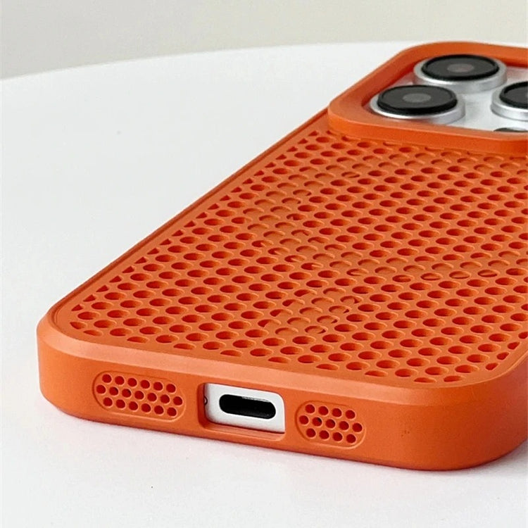 Ingénieuse coque magnétique alvéolée ultra-rafraîchissante pour iPhone avec dissipation de la chaleur, dos rigide respirant compatible MagSafe, protection totale et design haute performance. Livraison prioritaire offerte !