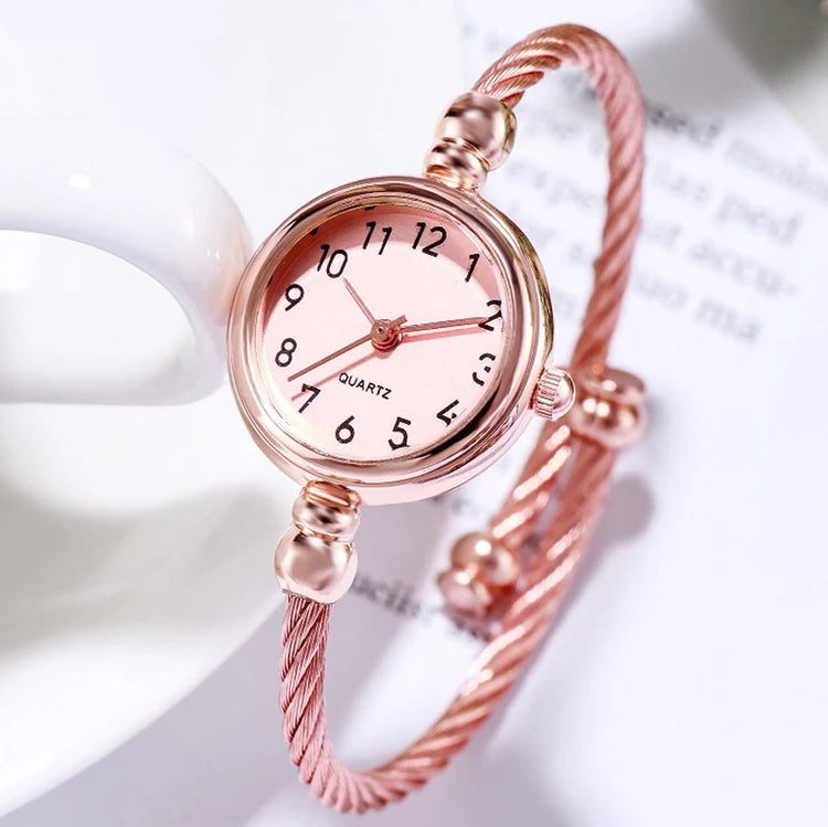 Montre bracelet torsadé pour femme, délicate, chic et au style rétro, disponible en plusieurs coloris. Livraison prioritaire offerte !