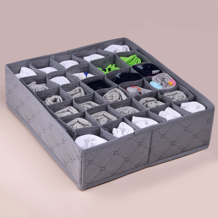 Superbe boîte de rangement à 30 compartiments pour bas et sous-vêtements. Livraison offerte !