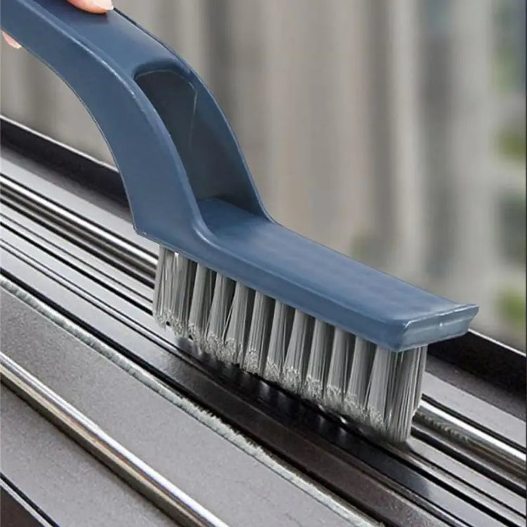 Grande brosse à poils durs en forme de V pour rainures, assure une propreté impeccable de tous les joints de votre salle de bains et cuisine. Pince incluse dans la poignée. Produit coup de coeur. La livraison est offerte !