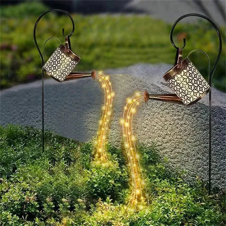 Arrosoir solaire extérieur avec lumières LED, étanche et autonome, installation simple, idéal pour décorer jardins et balcons et créer une ambiance romantique et féérique. La livraison prioritaire est offerte !