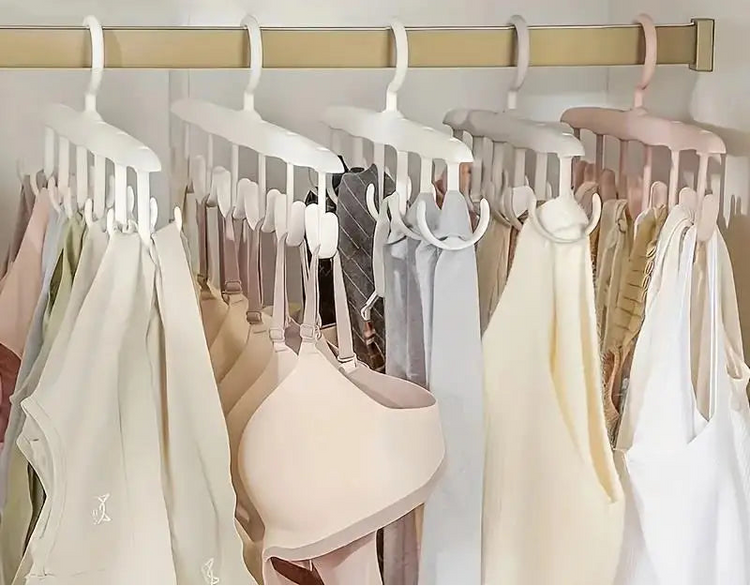 Cintre multifonctionnel rotatif à 12 crochets, organisateur gain de place pour bretelles, sous-vêtements, foulards et accessoires – support robuste 360° pour garde-robe ordonnée. Livraison offerte !