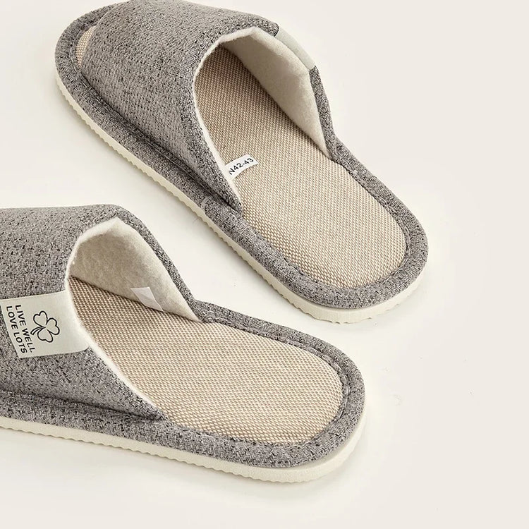 Superbes chaussons ultra confortables en lin, semelle souple antidérapante, ouverts et respirants, design élégant, parfaits pour toutes saisons et détente à la maison. La livraison est offerte !