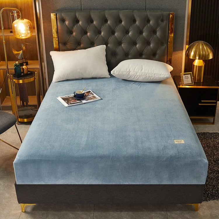Drap-housse en velours épais, ultra-doux et chaud pour l’automne et l’hiver, ajustement parfait grâce à son pourtour extensible, haute qualité, douceur enveloppante et confort chaleureux pour des nuits réconfortantes. Livraison offerte !