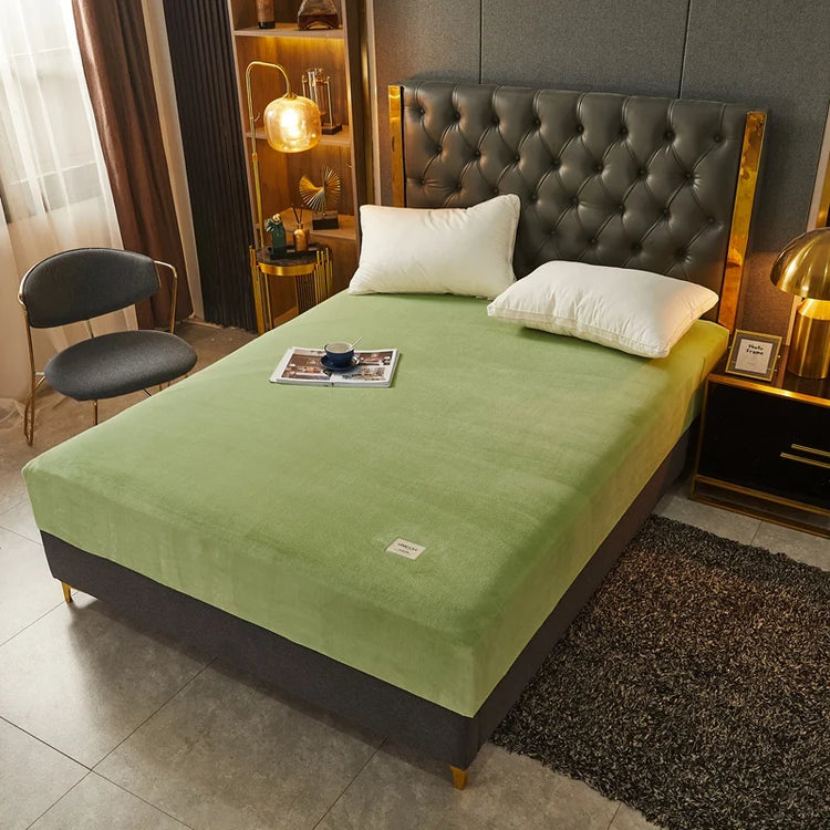 Drap-housse en velours épais, ultra-doux et chaud pour l’automne et l’hiver, ajustement parfait grâce à son pourtour extensible, haute qualité, douceur enveloppante et confort chaleureux pour des nuits réconfortantes. Livraison offerte !