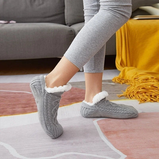 Magnifiques chaussettes thermiques antidérapantes pour l'intérieur. Fini les pieds gelés et inconfortables. Un indispensable pour un hiver douillet et sain. Qualité Premium. Produit coup de coeur. La livraison est offerte!