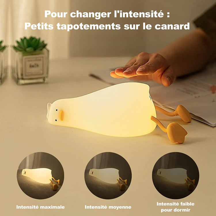 Amusante lampe veilleuse en forme de canard au repos, silicone souple, 3 intensités, veilleuse réconfortante, mignonne et humoristique, rechargeable via câble inclus. Pour les jeunes de cœur, de l'enfance à l'âge adulte. La livraison est incluse !